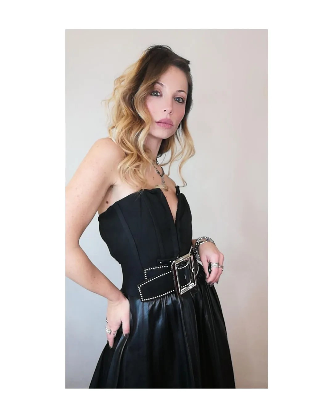 Bustier a corsetto con gancetti: NERO o ROSA!