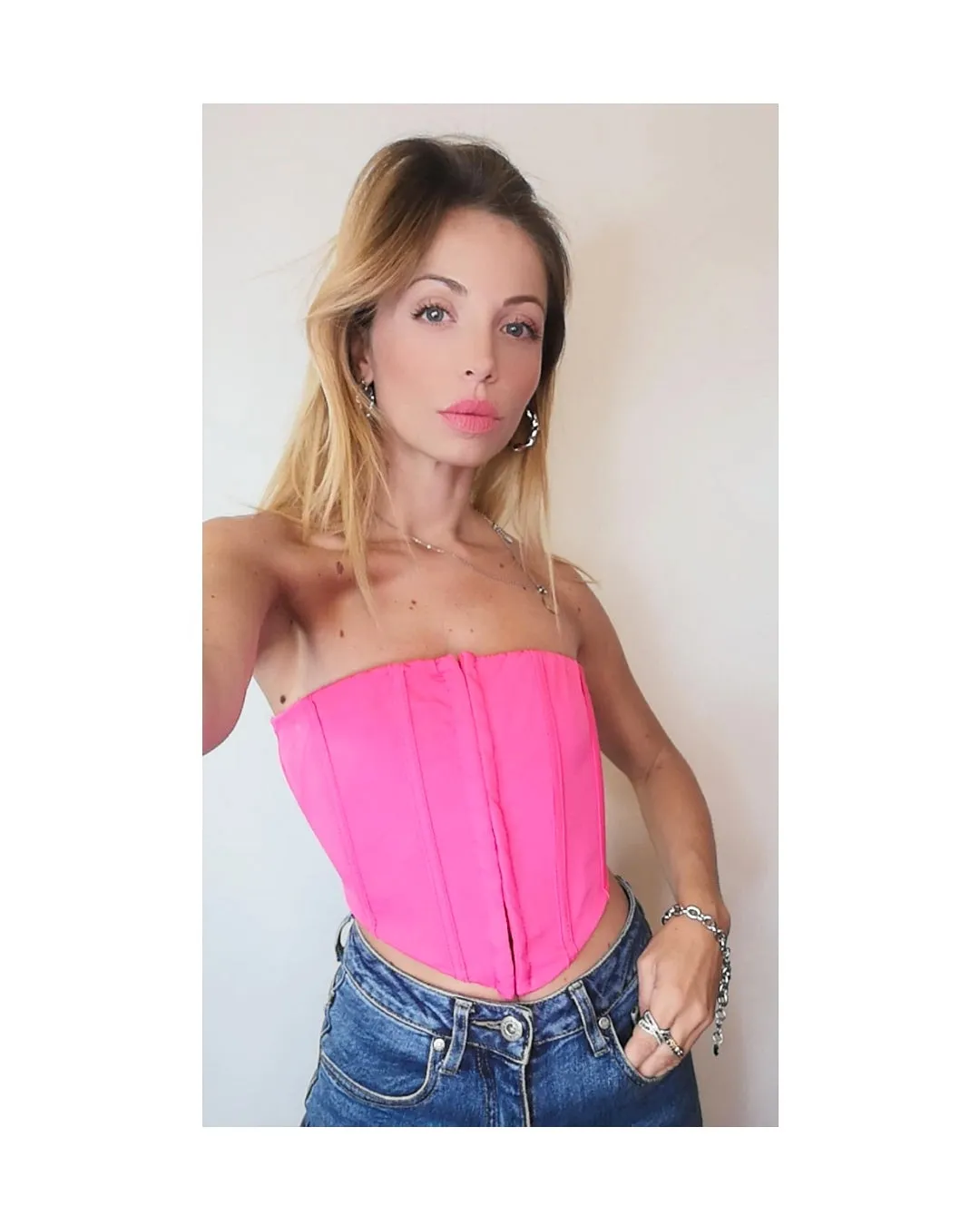 Bustier a corsetto con gancetti: NERO o ROSA!