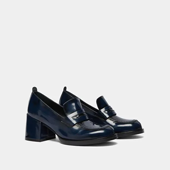 College loafers with heels in blue glazed leather