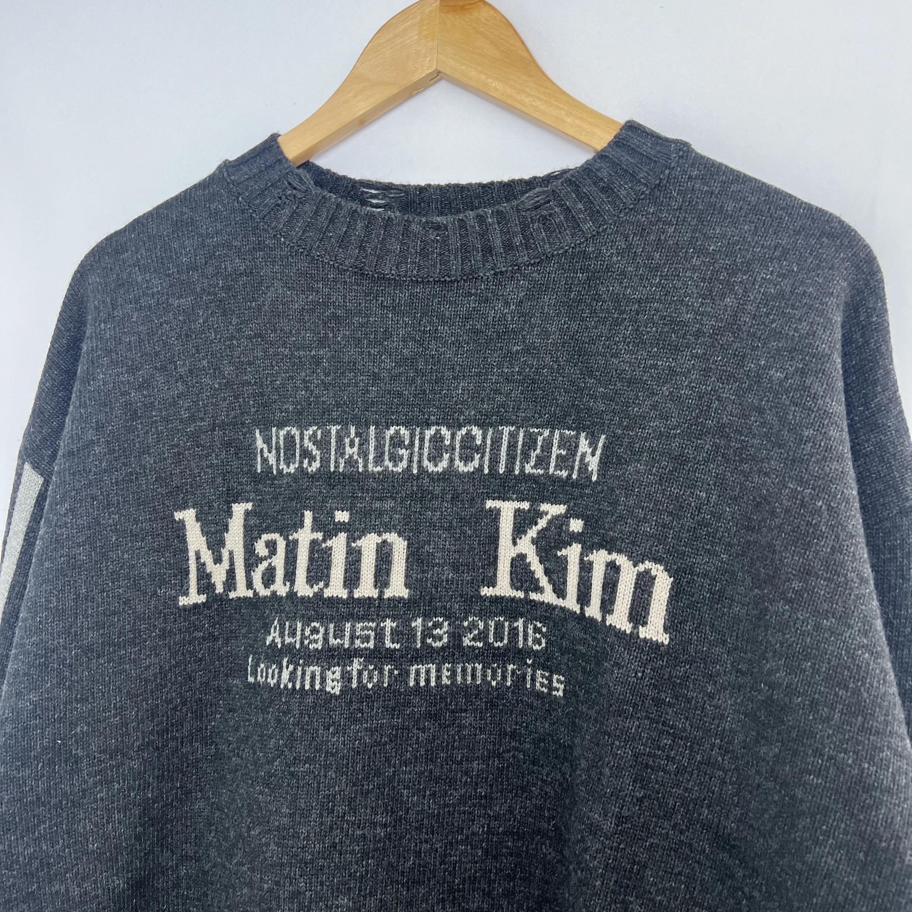 Matin Kim  |Casual Style Street Style Logo V-neck & Crew neck