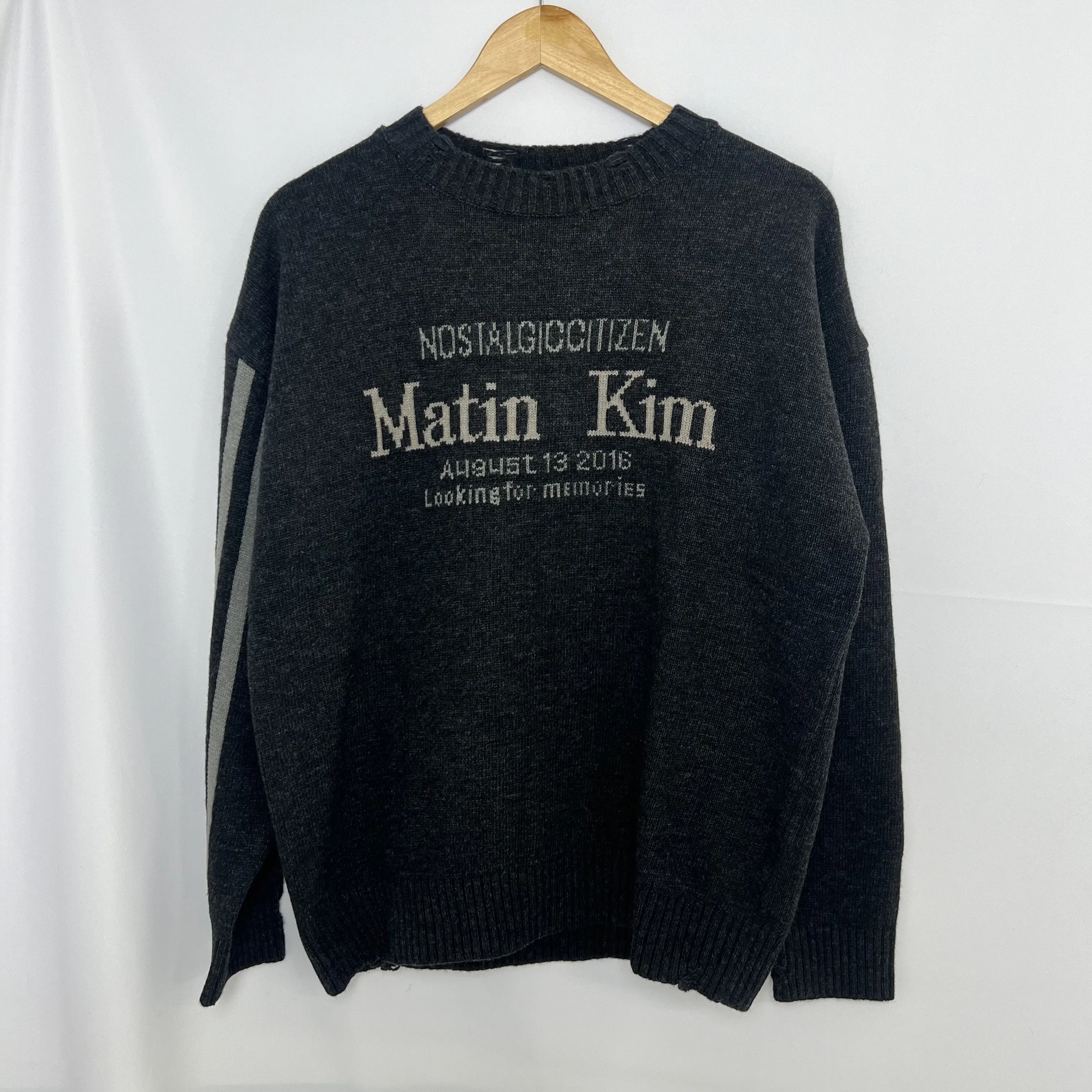 Matin Kim  |Casual Style Street Style Logo V-neck & Crew neck