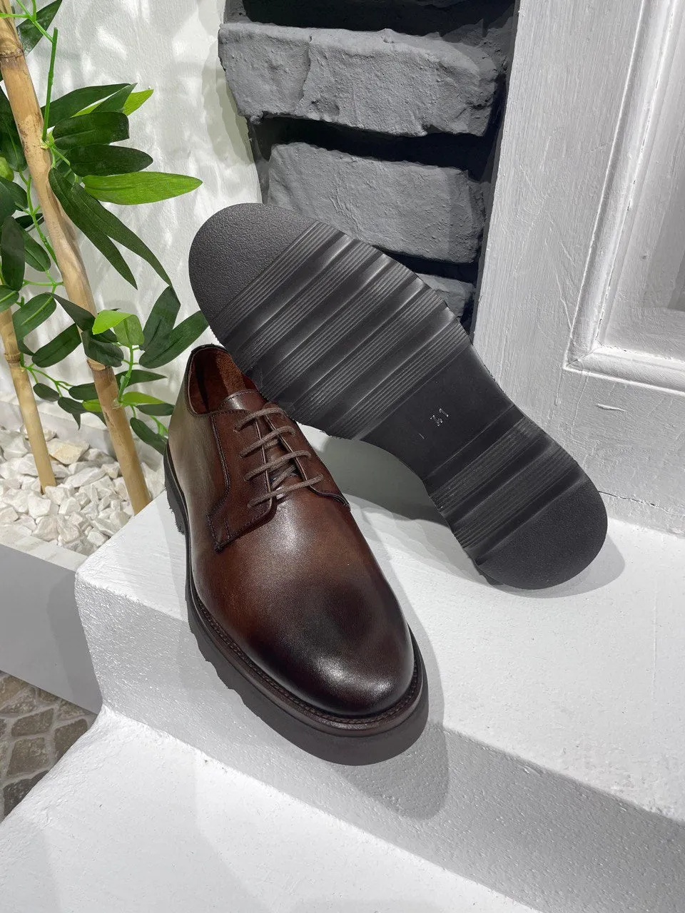 Men's Brown Leather Derby Shoes – Stylish and Durable Formal Footwear for Office, Weddings, and Everyday Elegance.