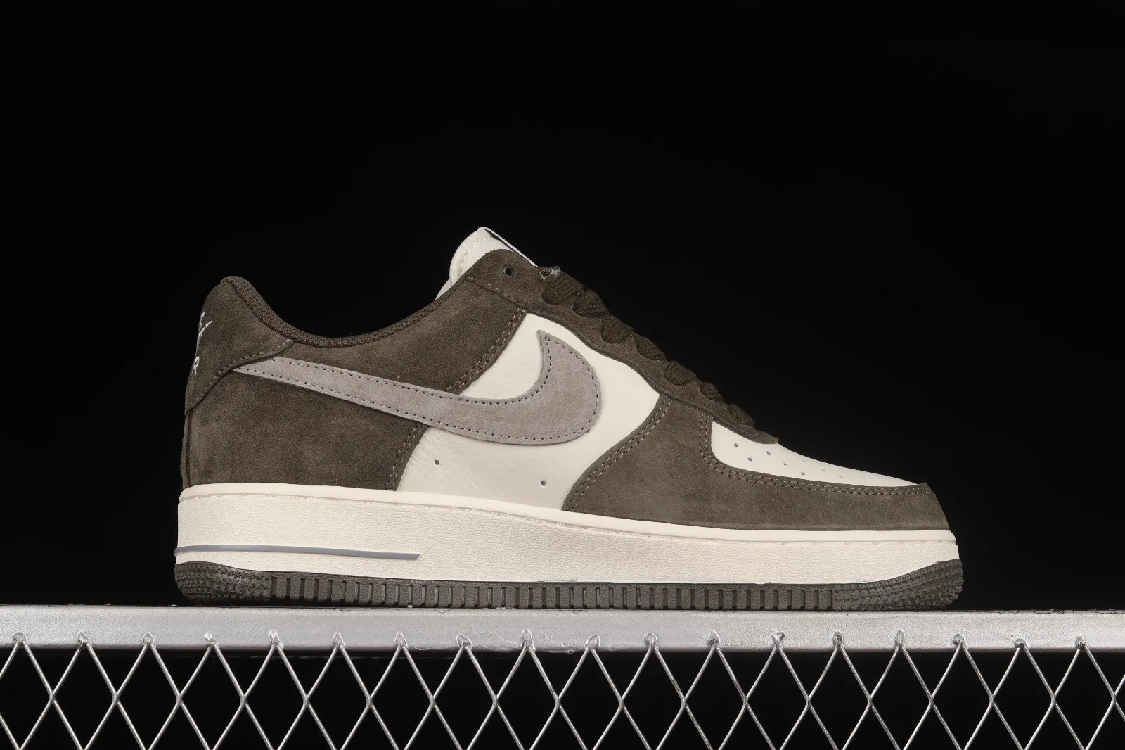 Nike Air Force 1 07 Low Dark Grey Brown White Shoes TU6995-396