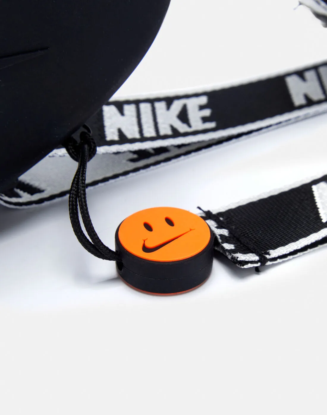 Nike Nike Water Resistant Side Bag (1L)