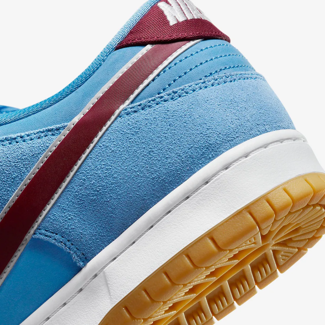 Nike SB Dunk Low Phillies Bubblegum University Blue Team Red White DQ4040-400