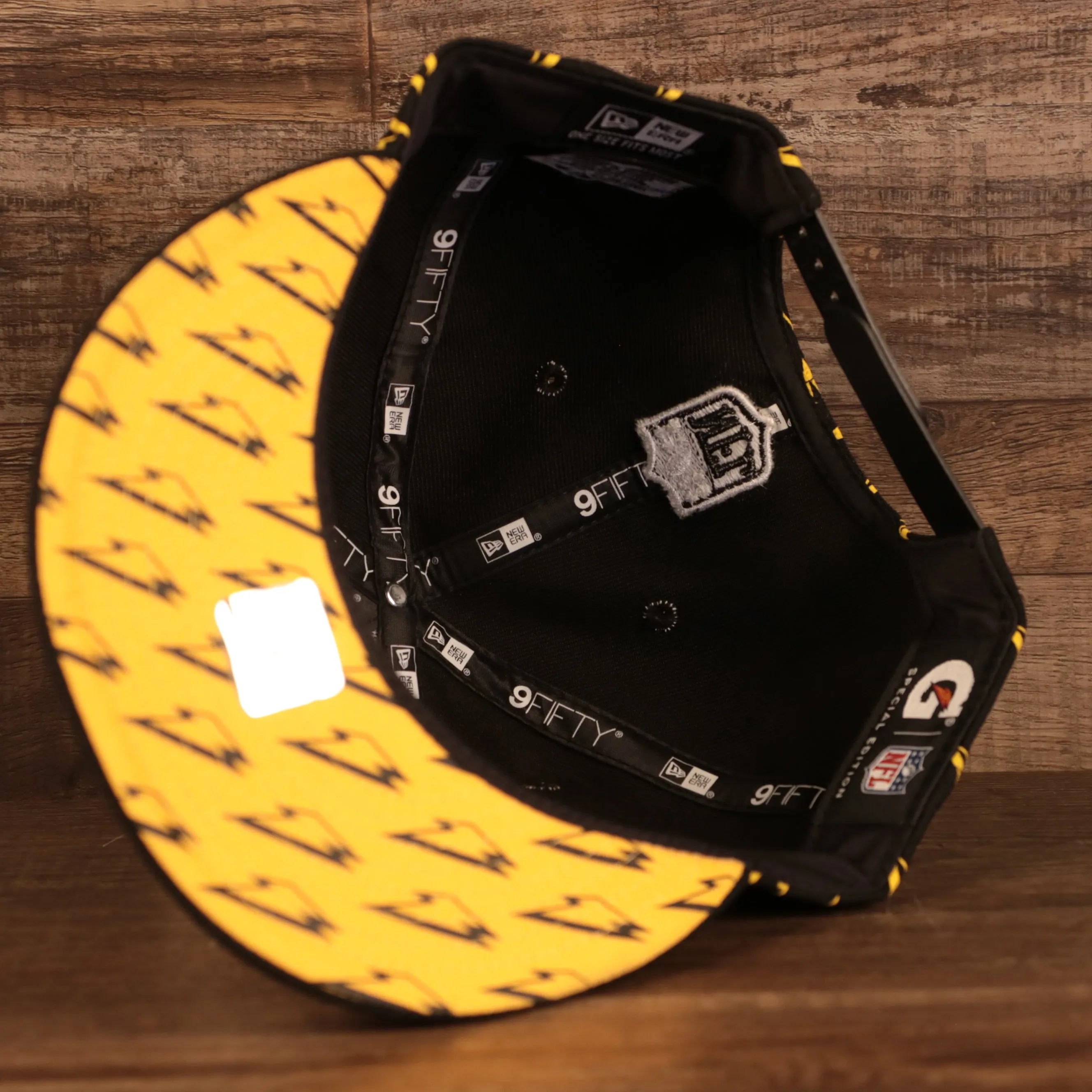 Pittsburgh Steelers x Gatorade Black 9Fifty Yellow Bottom Snapback