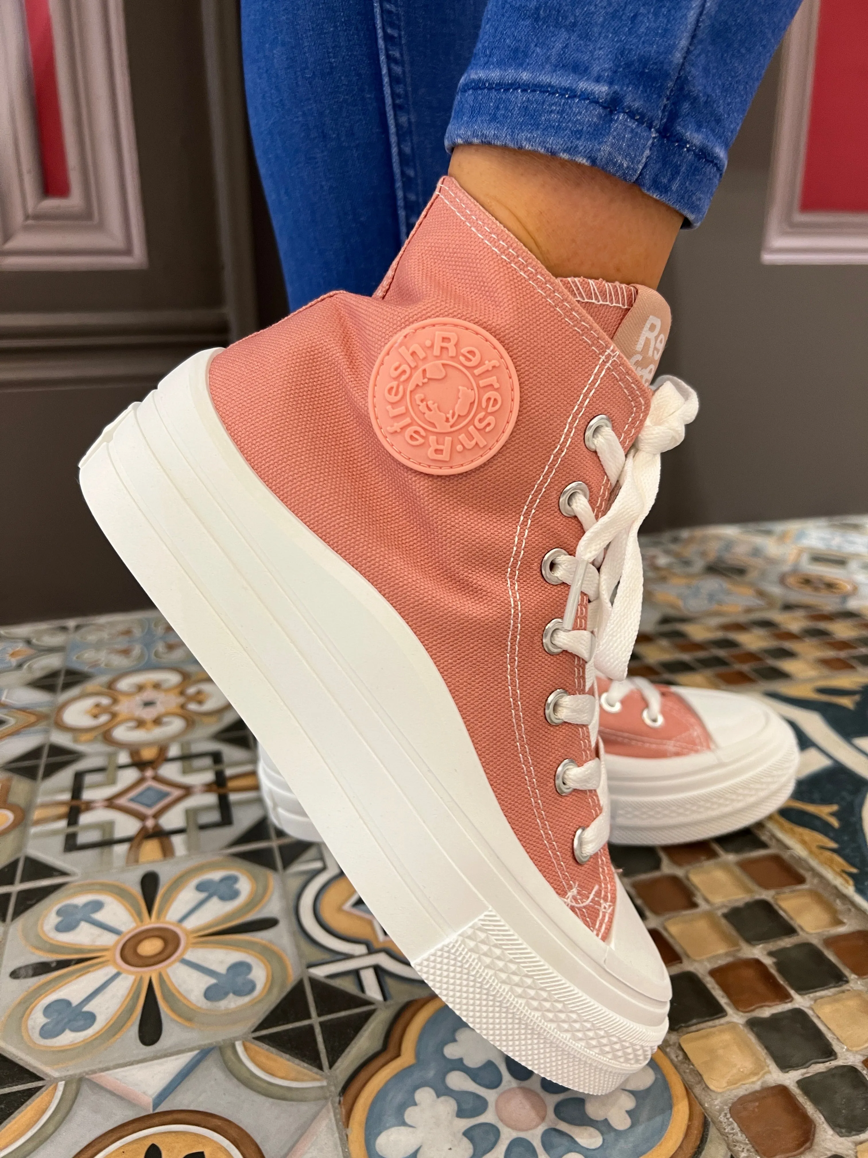 Refresh platform pink canvas hightop  boot