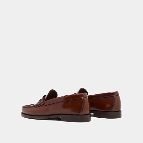 Round-toed loafers in brown glazed leather