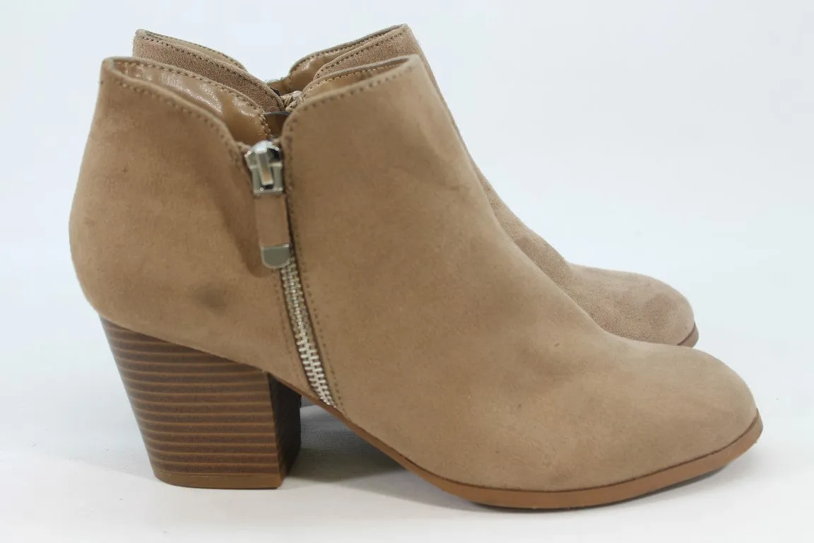 Style & Co. Masrinaa Women's Taupe Boots 8.5W(ZAP10975)