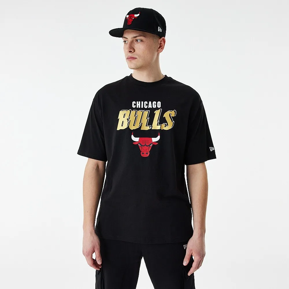 T-Shirt New Era Team Script OS NBA Chicago Bulls - Black/Metallic Gold - men´s