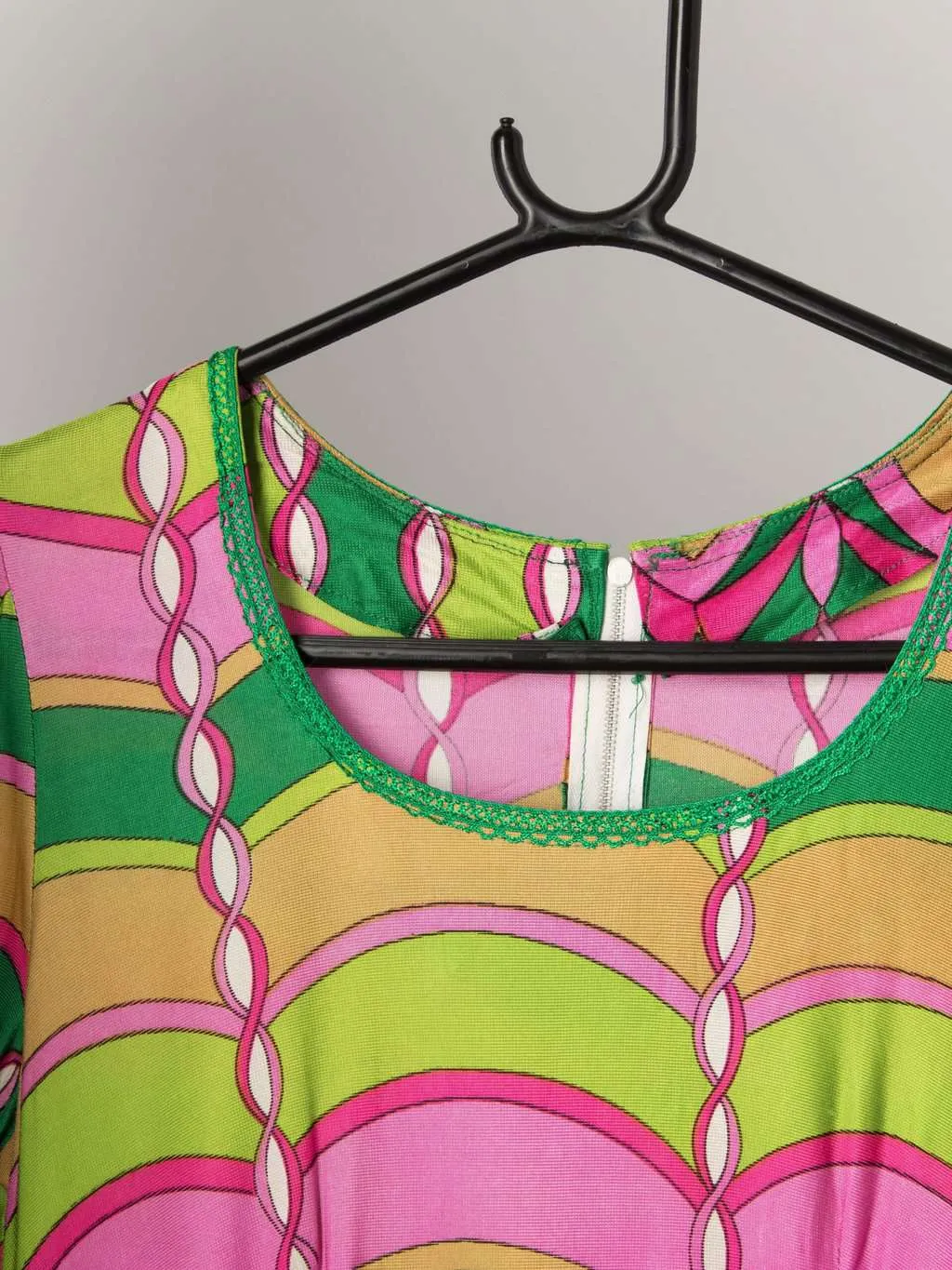 Vintage 1970s Pucci-inspired maxi dress with angel wing sleeves in gorgeous pinks and greens – UK 6 / 8