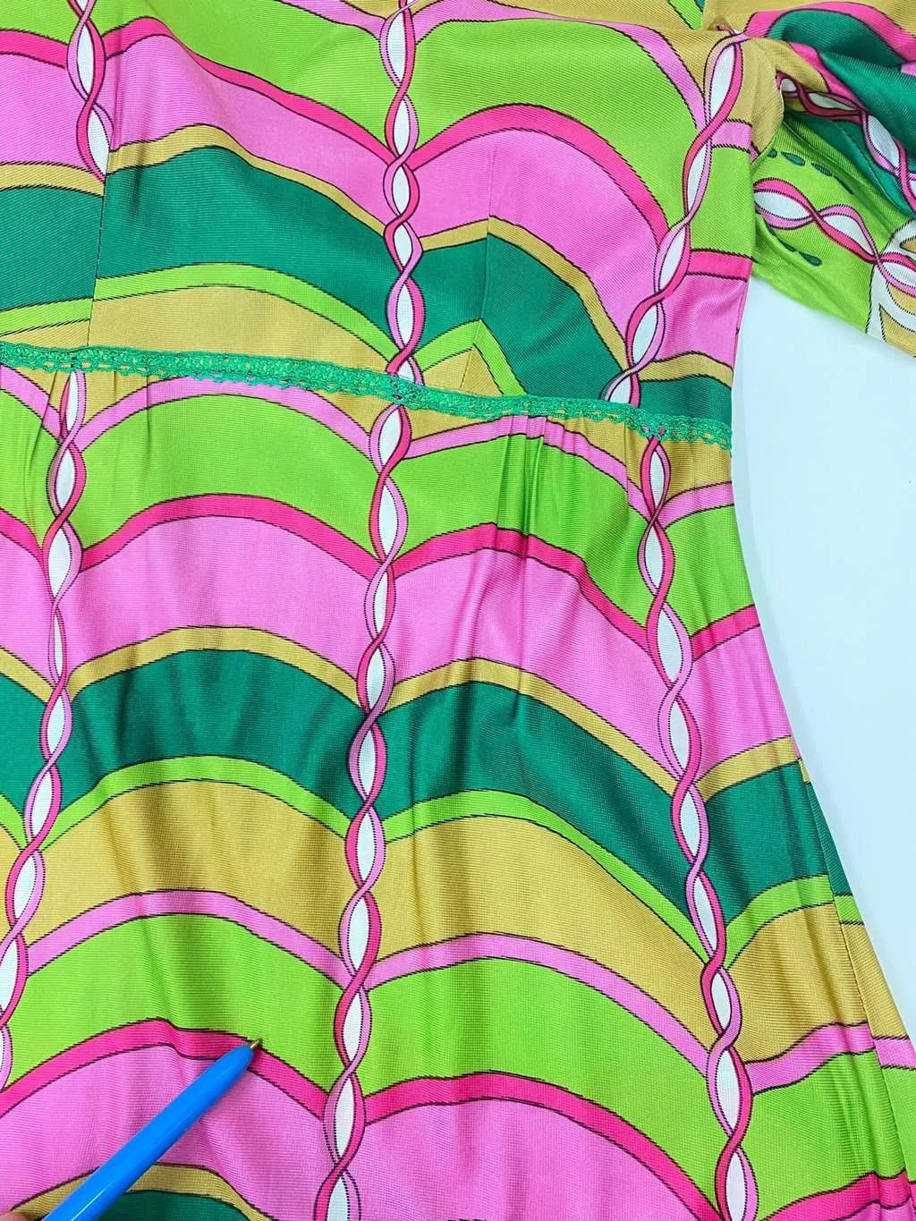 Vintage 1970s Pucci-inspired maxi dress with angel wing sleeves in gorgeous pinks and greens – UK 6 / 8